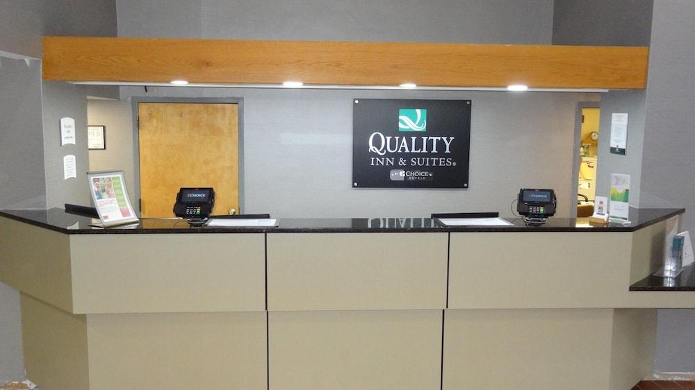 Quality Inn & Suites Raleigh North Extérieur photo