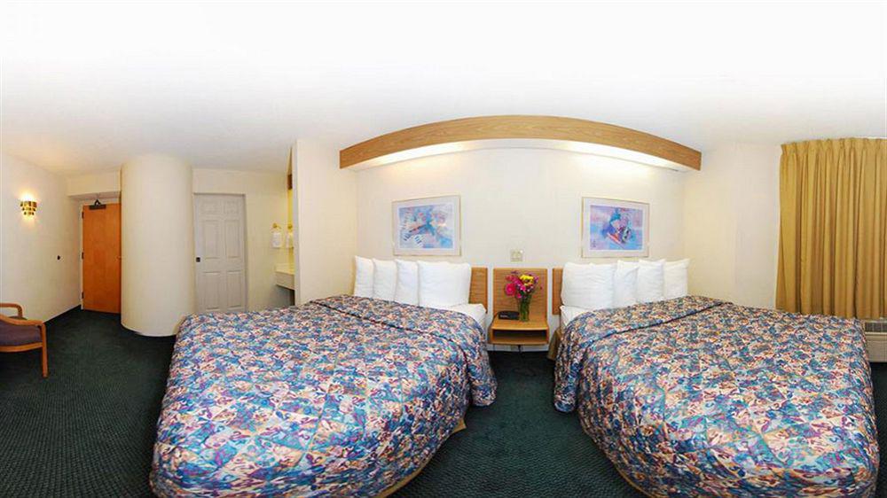 Quality Inn & Suites Raleigh North Extérieur photo